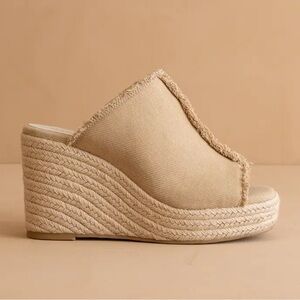 Oasis Society Tan Espadrille Wedge Sandals